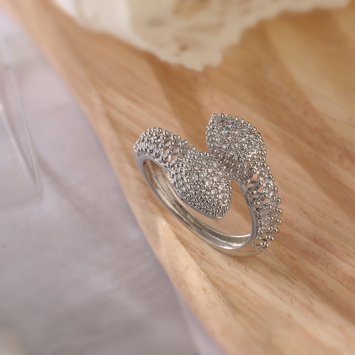 Minimalist Geometric Snake-Shaped Copper Ring with Real Gold Plating and Zircon Inlay for Women