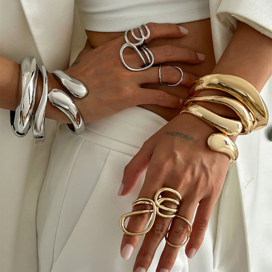 Bracciale Rigido Aperto Geometrico Minimalista da Donna in Lega con Finitura Placcata