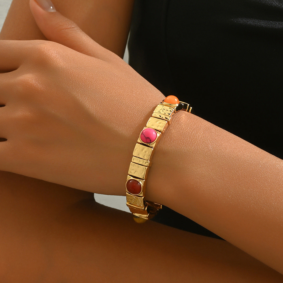 Pulsera de aleación con diamantes de imitación de estilo vintage, geométrica, para mujer, con detalles redondos y de lunares