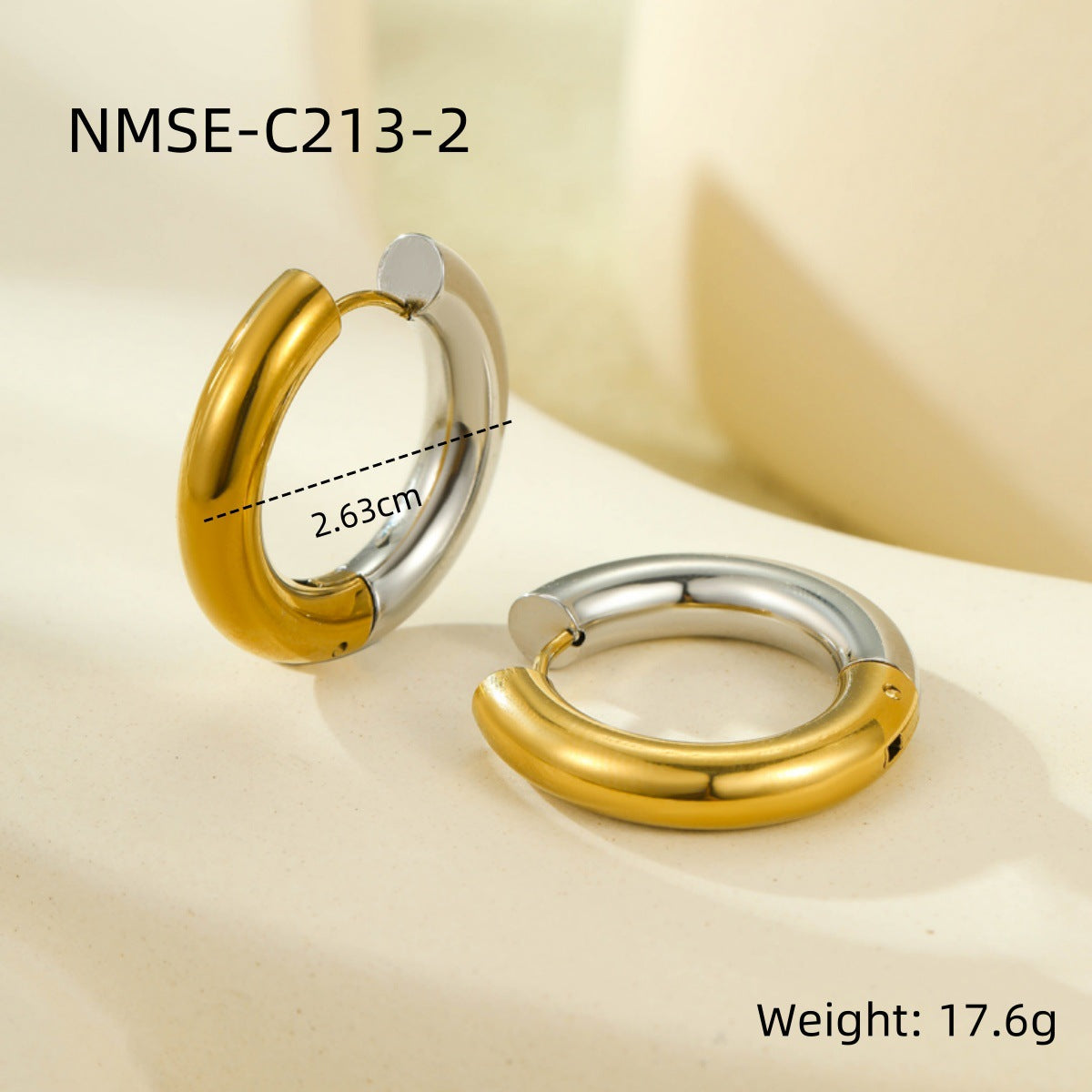 Orecchini a perno da donna in acciaio inossidabile placcato oro 18 carati con design geometrico minimalista a forma di C