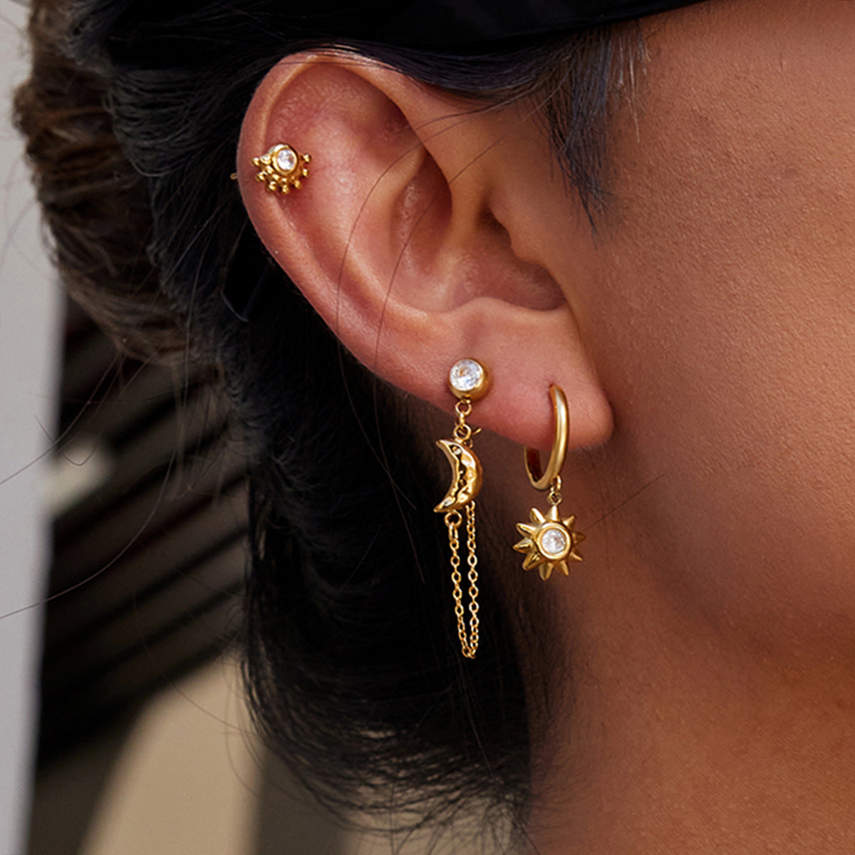 Pendientes de acero inoxidable para mujer con forma de sol geométrica, chapados, hipoalergénicos y resistentes a la decoloración, de lujo