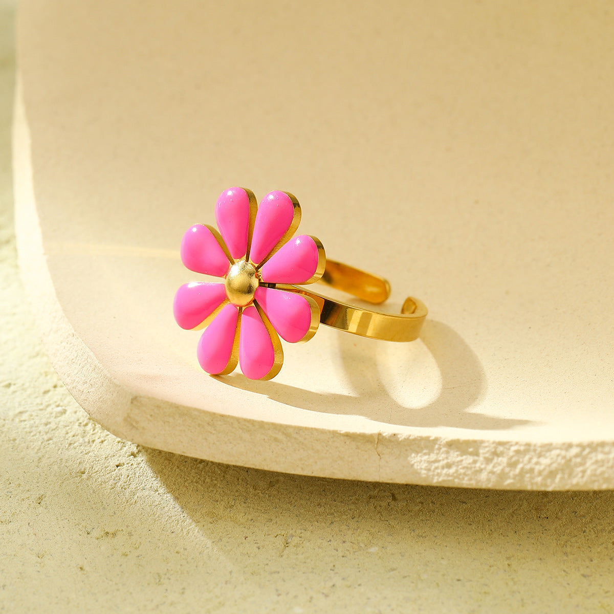 Anillo minimalista de acero de titanio con forma de margarita para mujer con acabado esmaltado, joyería de moda hipoalergénica y resistente a la decoloración