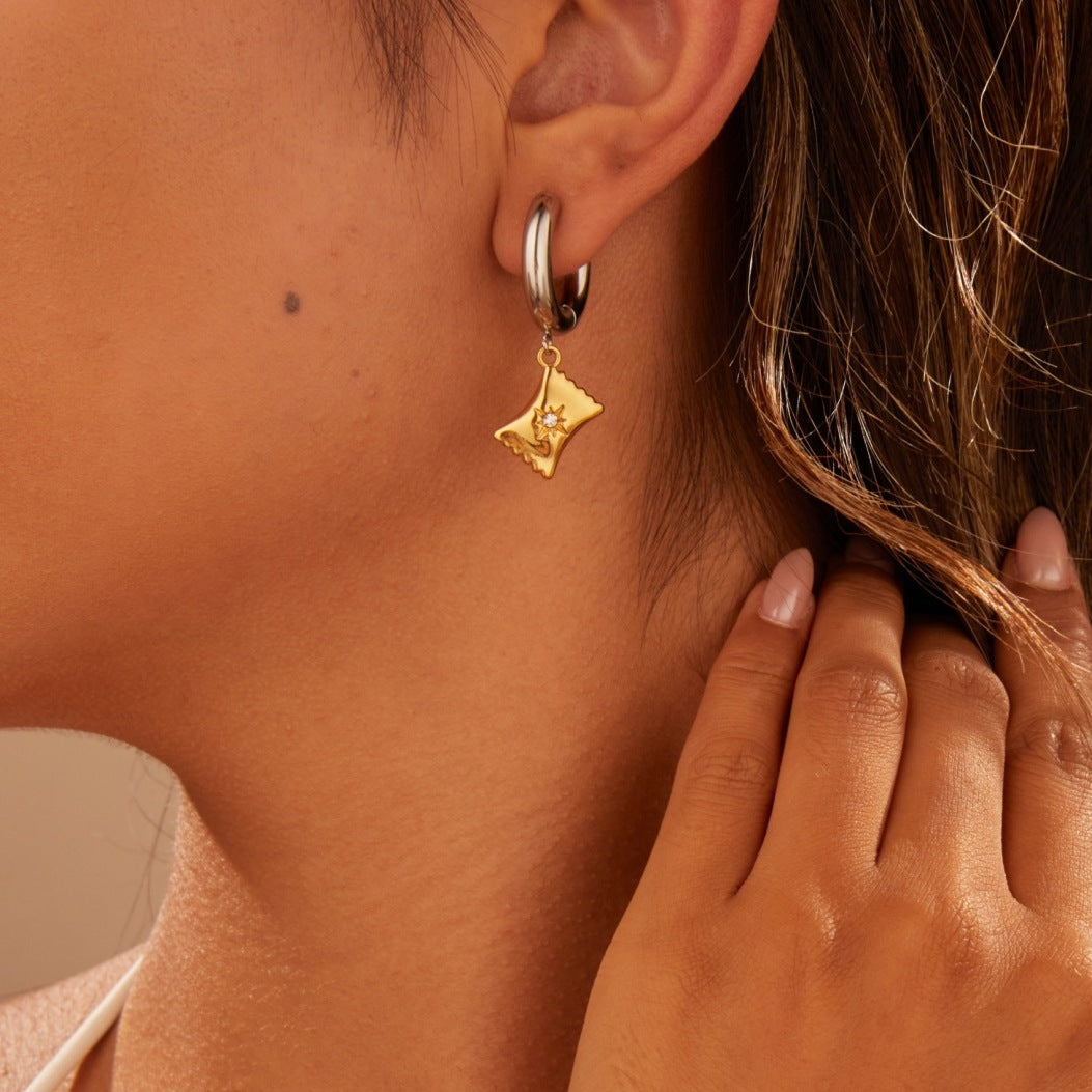 Fashionable Heart and Star Shaped Stainless Steel Earrings with 18K Gold and Silver Plating for Women