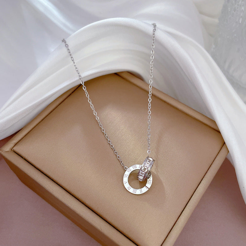 Collana Girocollo Placcata Oro da Donna Minimalista di Lusso in Acciaio al Titanio con Doppio Anello Geometrico