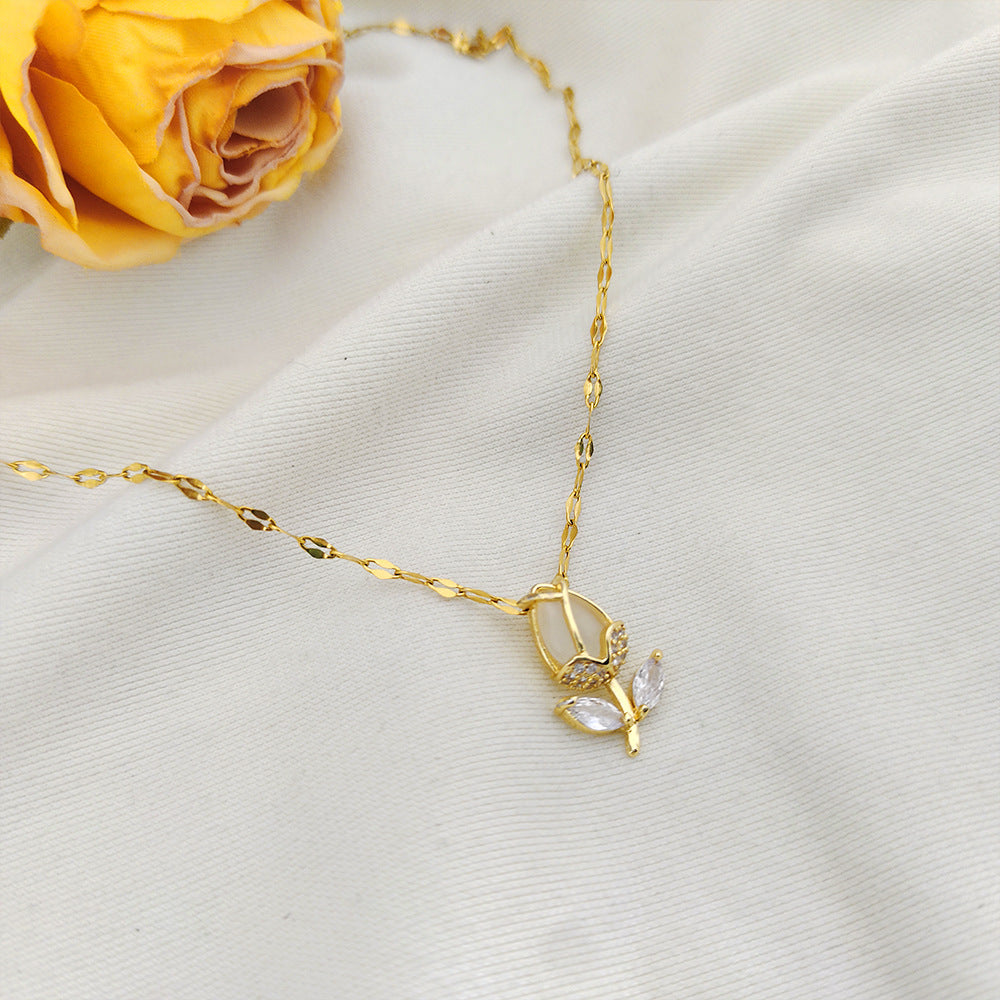 Collana da donna originale in acciaio al titanio placcato a forma di tulipano con catena O e motivo floreale