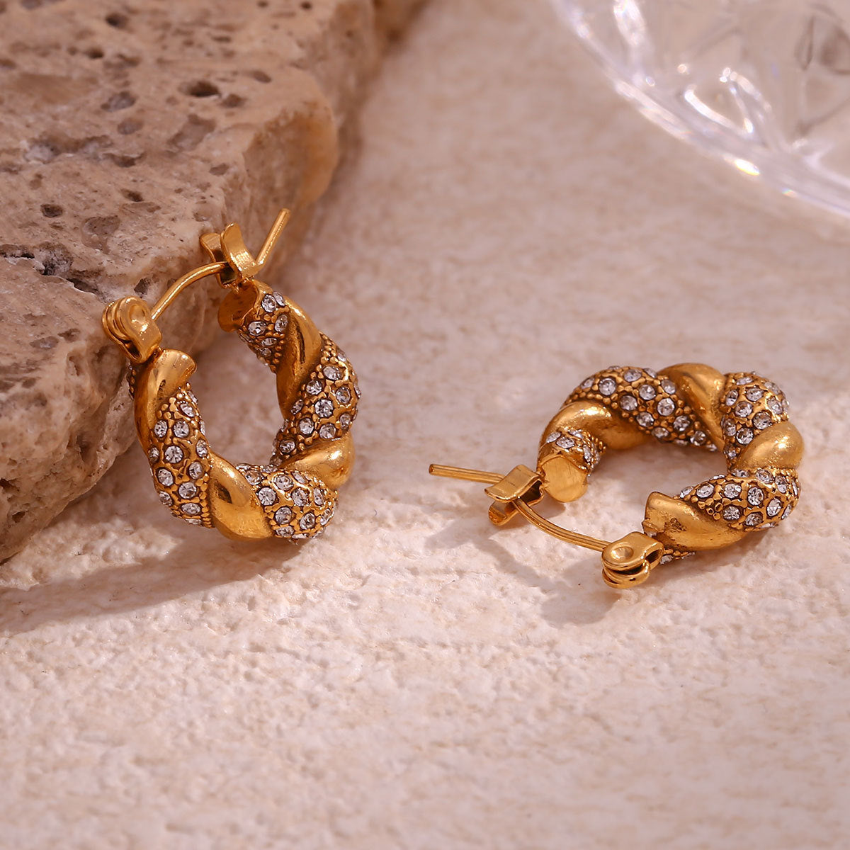 Orecchini a cerchio geometrici alla moda in acciaio inossidabile da donna con placcatura in oro 18 carati e intarsio di zirconi