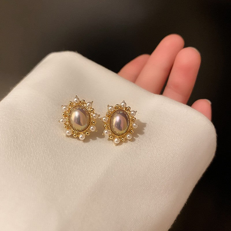 Pendientes de Flores Geométricas con Incrustaciones de Diamantes de Imitación en Cobre Bañado y Postes de Acero Inoxidable para Mujer, Joyería de Oreja de Lujo Minimalista y de Moda para el Día a Día