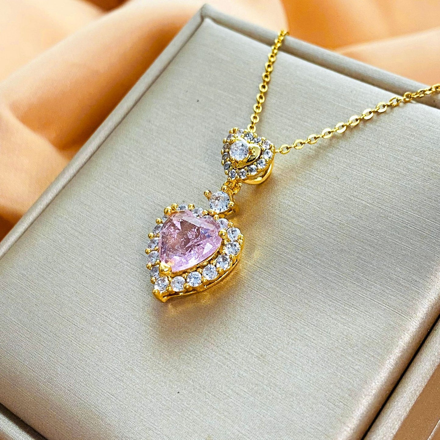 Original Design Irregular Animal Shape Rhinestone-Set Titanium Steel Clavicle Necklace for Women