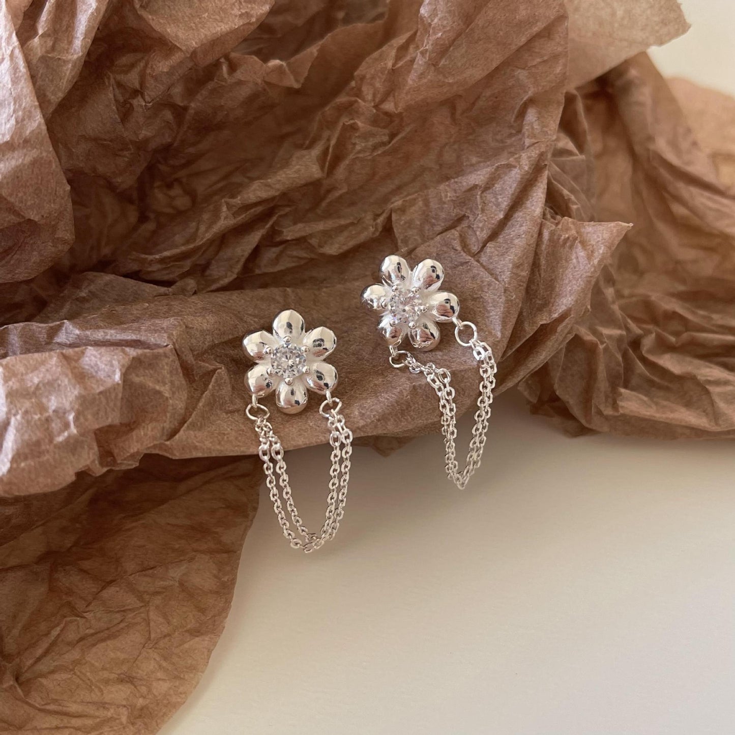 Pendientes de Botón de Plata Esterlina 925 Hechos a Mano con Diseño Floral en Forma de Estrella para Mujer, con un Fresco y Dulce Diseño Inspirado en el Jardín