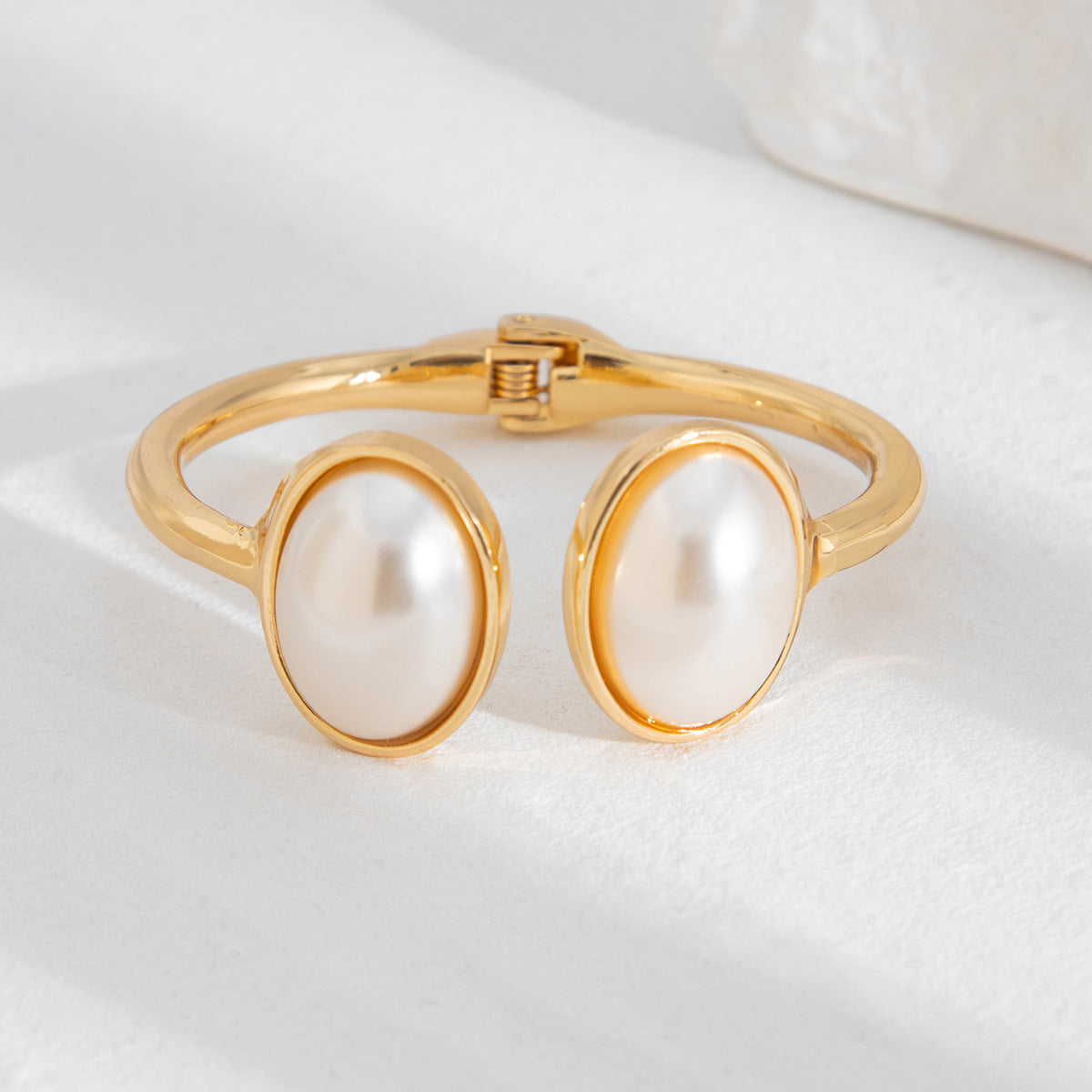 Casual Two-Tone Plated Alloy Oval Pearl Open Cuff Bracelet Set