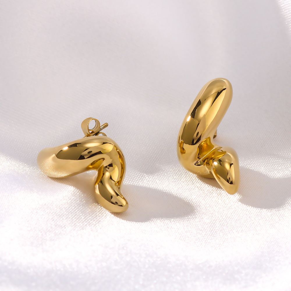 Orecchini in Acciaio Inox Minimalisti a Onda Geometrica con Placcatura Oro 18K e Dettaglio Linea Lucida