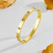 Elegant 18K Gold Plated Geometric Round Titanium Steel Bracelet