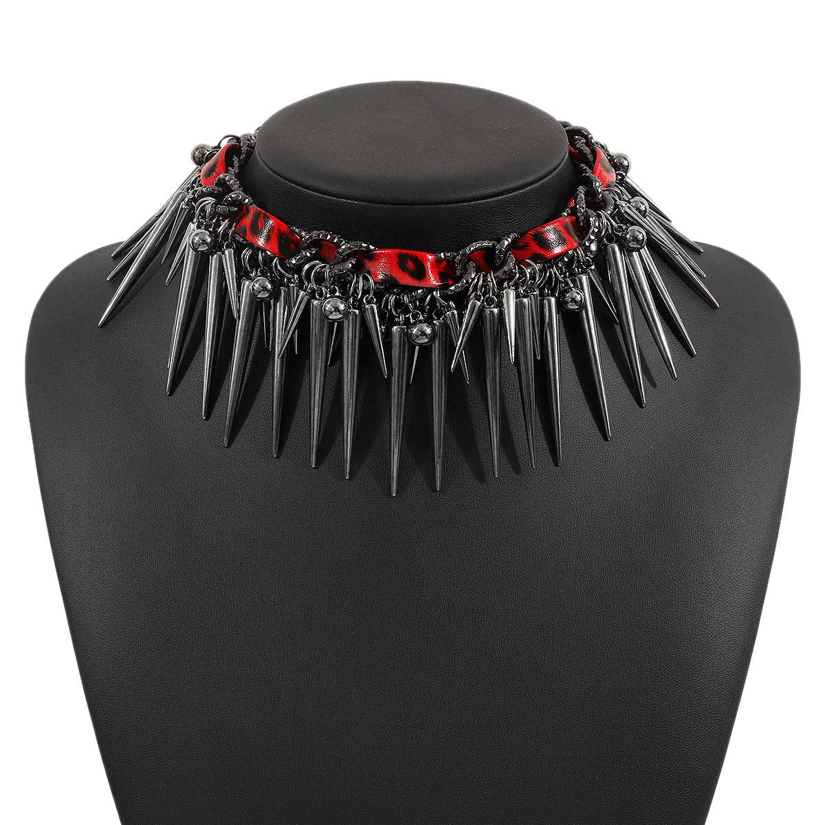 Punk Dark Hip-Hop Edgy Rivet-Embellished Leopard-Print Leather Choker Necklace with Geometric Alloy Pendant and Electroplated Finish