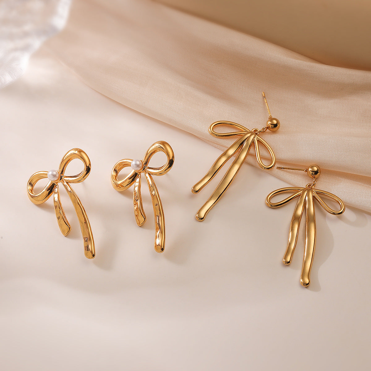 Sweet Bowknot Stainless Steel Ear Studs for Women with 18K Gold Plating Minimalist Versatile Fashion Accessory