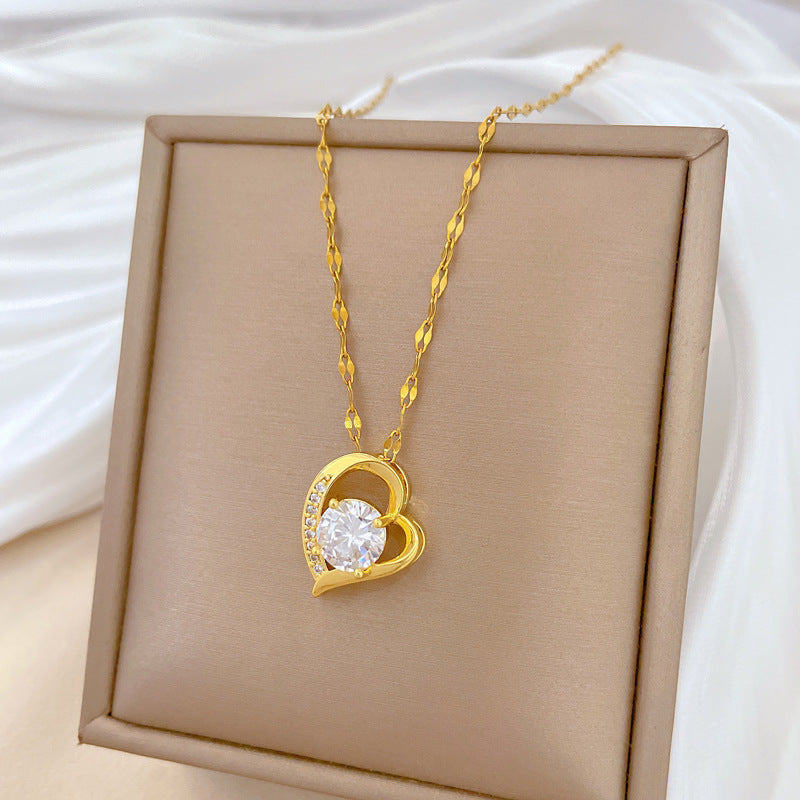Eccentric Heart-Shaped Titanium Steel Necklace for Women with Full Rhinestone Accents, Minimalist Geometric Design, Delicate Clavicle Chain