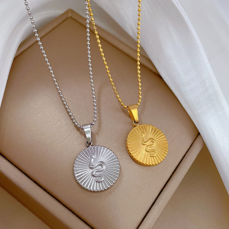 Collana a Catena Serpente Minimalista Geometrica in Acciaio Titanio con Placcatura in Oro per Donna e Uomo