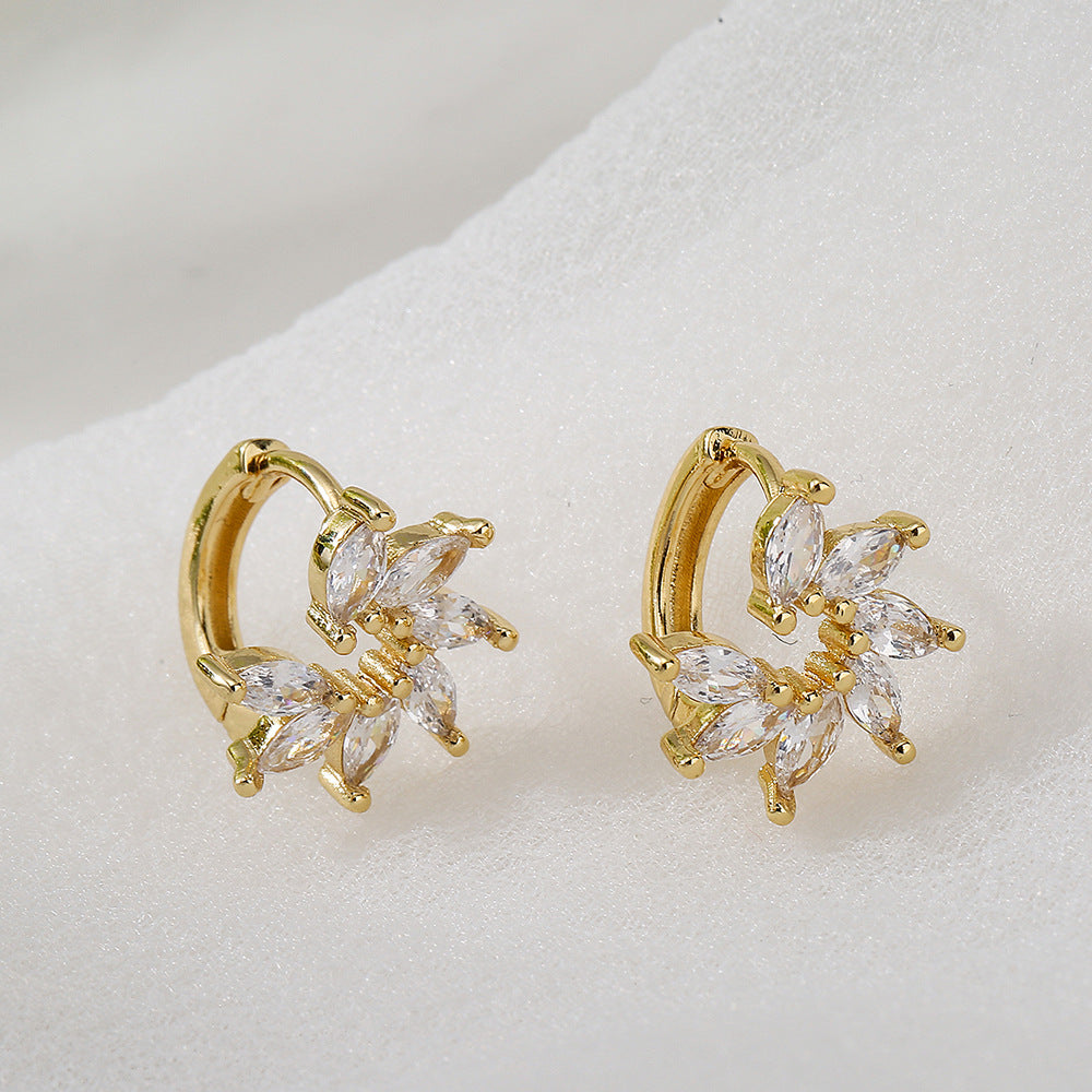 Orecchini da donna geometrici in rame con placcatura in oro e zirconi micro-pavé, design minimalista di lusso
