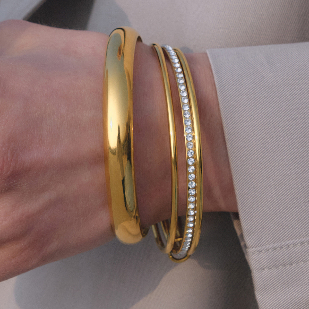 18K Gold PVD Stainless Steel Round Geometric Bangle for Women