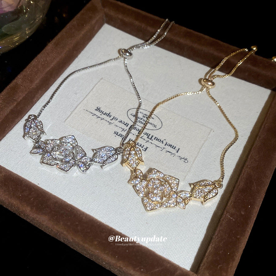 Elegante Bracciale a Mano Floreale da Donna con Intarsio in Zircone in Rame, Stile Minimalista di Lusso