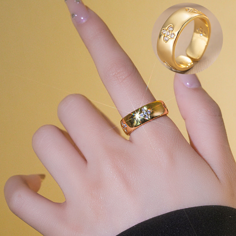 Luxury Minimalist Four-Leaf Clover Shaped Solid Copper Ring with Rhinestone Inlay and Gold Plating for Women