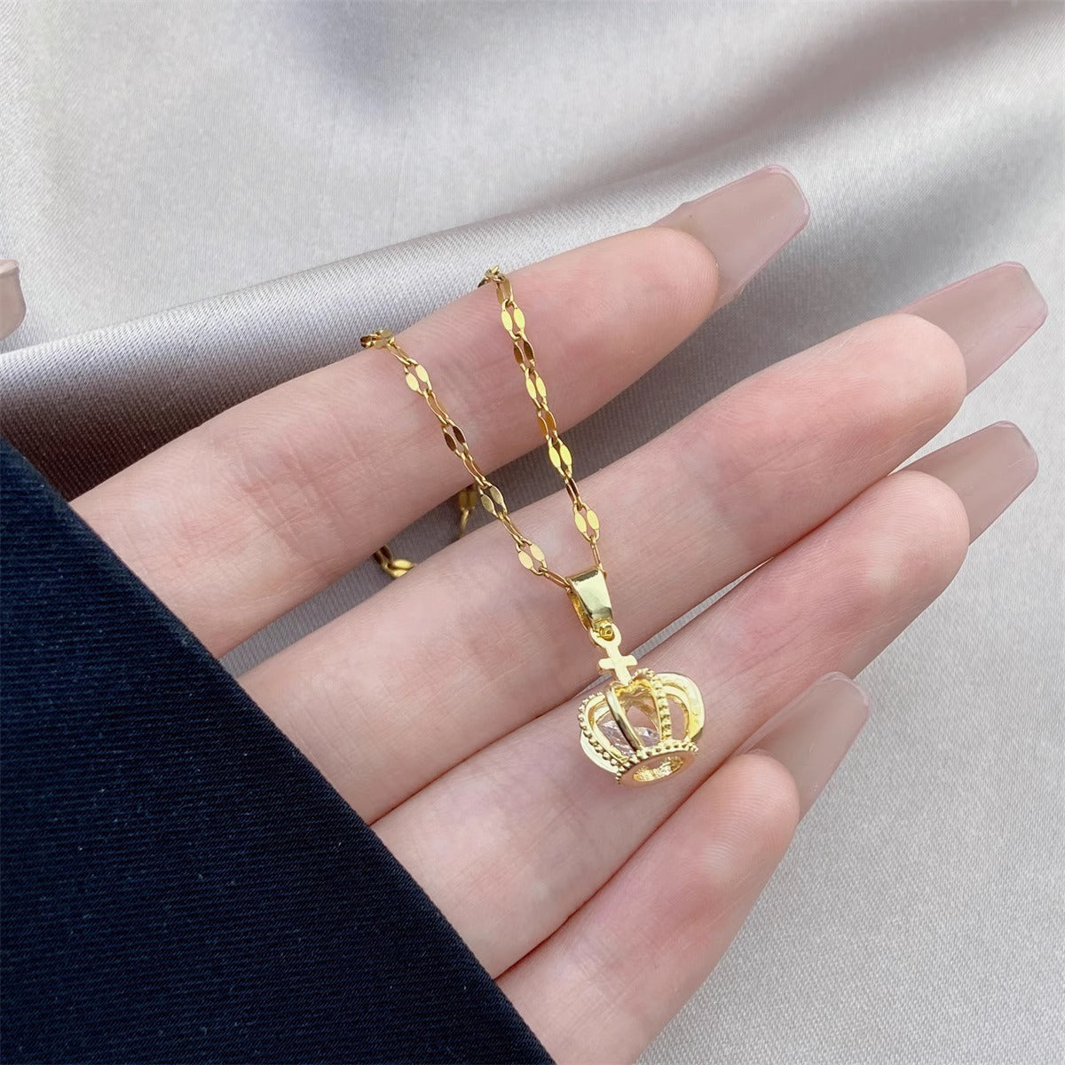 Luxury Minimalist Crown-Shaped Titanium Steel Necklace with Gold Plating for Women, Adjustable Clavicle Chain with Movable Pendant