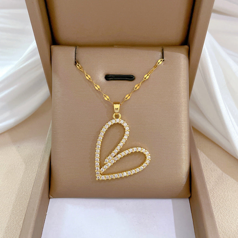 Collana con pendente a cuore geometrico di lusso per donna in acciaio al titanio con strass intarsiati, elegante catena per clavicola per matrimoni, banchetti ed eventi formali
