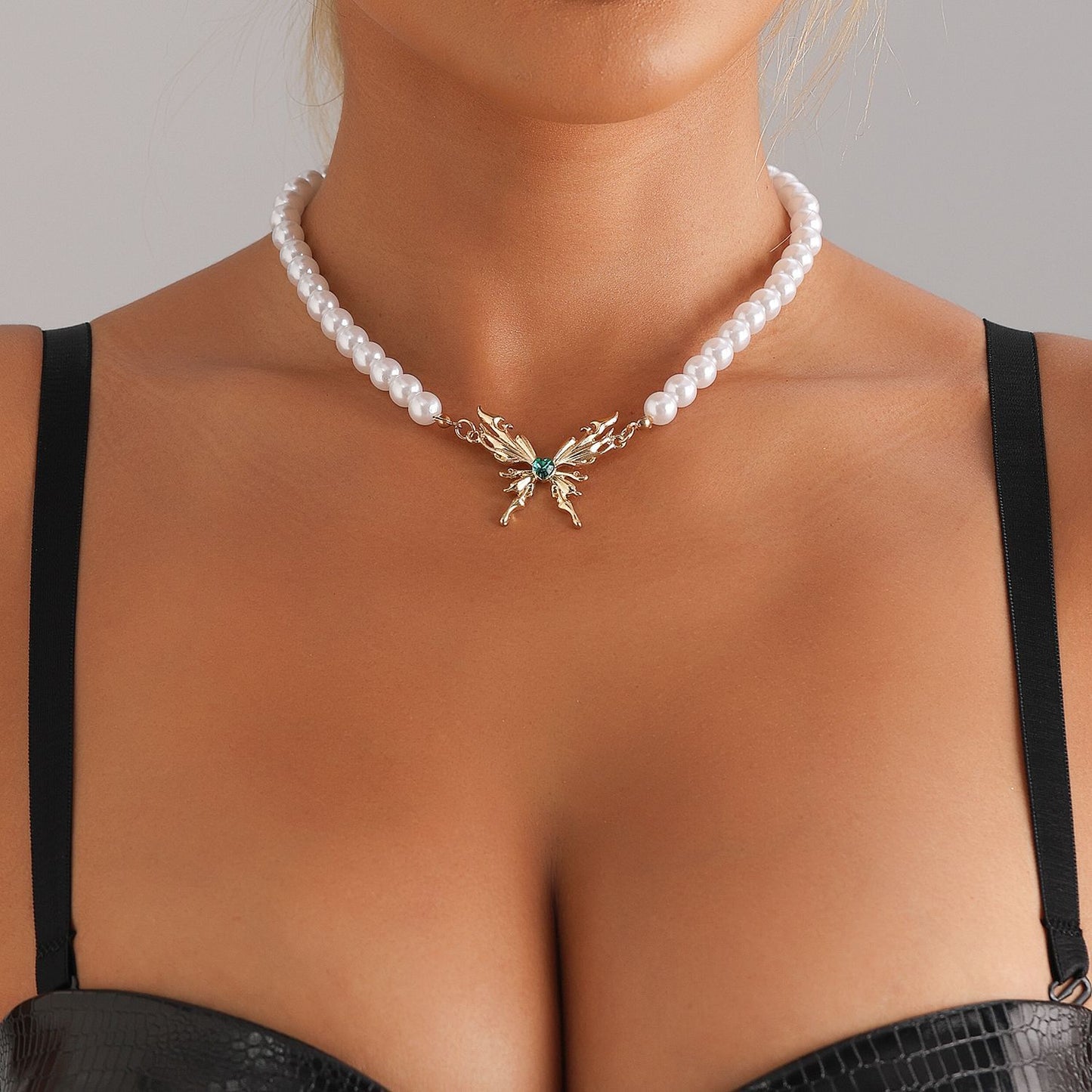 Butterfly-Shaped Alloy Pendant Necklace with Rhinestone Inlay and Gold Plating for Women, Minimalist Clavicle Chain