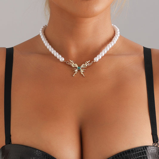 Butterfly-Shaped Alloy Pendant Necklace with Rhinestone Inlay and Gold Plating for Women, Minimalist Clavicle Chain