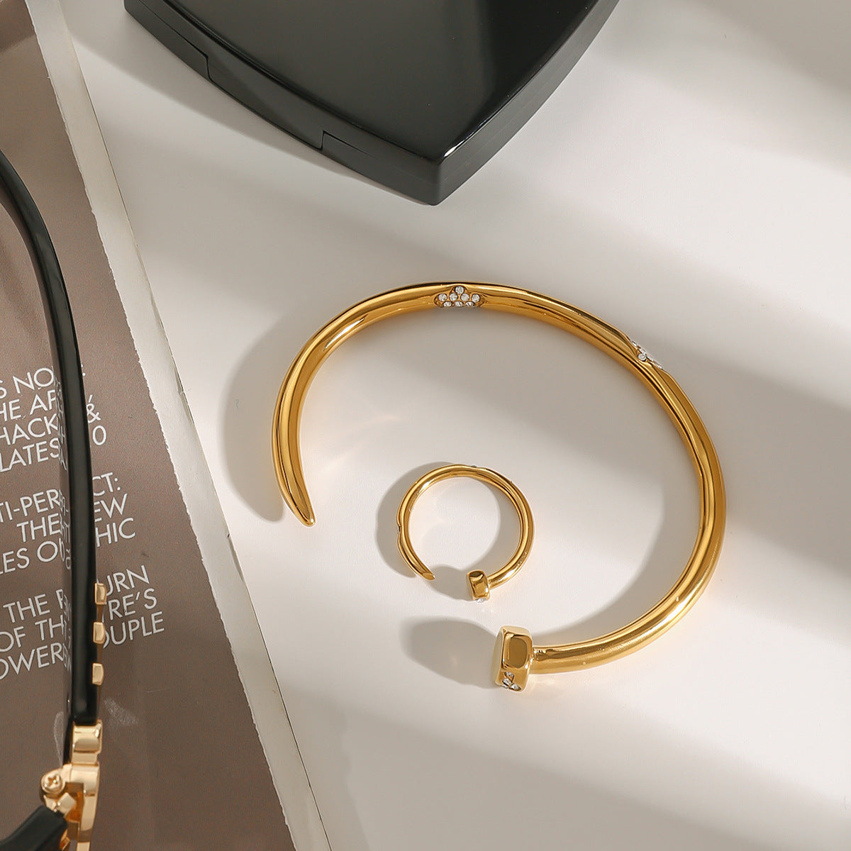 Collana geometrica in acciaio inossidabile da donna con ciondolo in acciaio al titanio, finitura galvanica, accessorio di moda minimalista