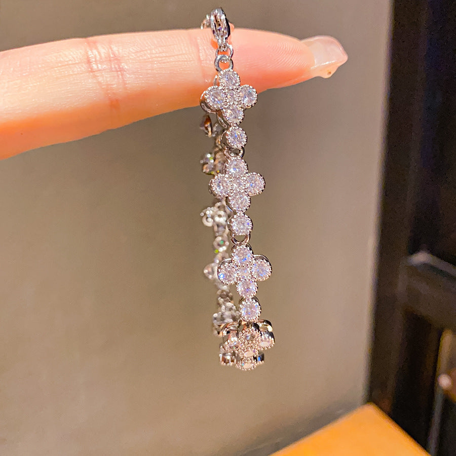 Luxury Sweet Floral Brass Inlaid Cubic Zirconia Bracelet for Women