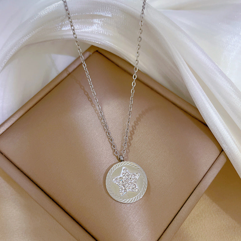 Minimalist Five-Pointed Star Pendant Necklace for Women in Titanium Steel with Gold Plating and Delicate Locket Chain