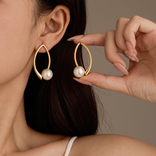 Pendientes de botón vintage geométricos huecos de acero inoxidable con perlas y acabado chapado