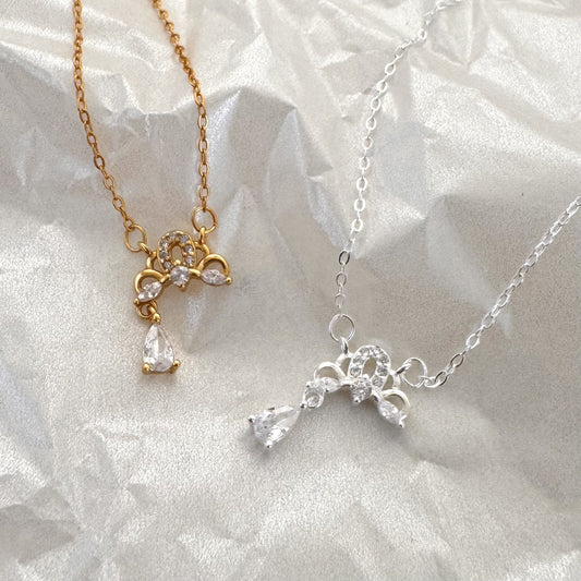 Collar colgante de corona geométrica minimalista de plata de ley 925 con baño de oro en cadena de cruz