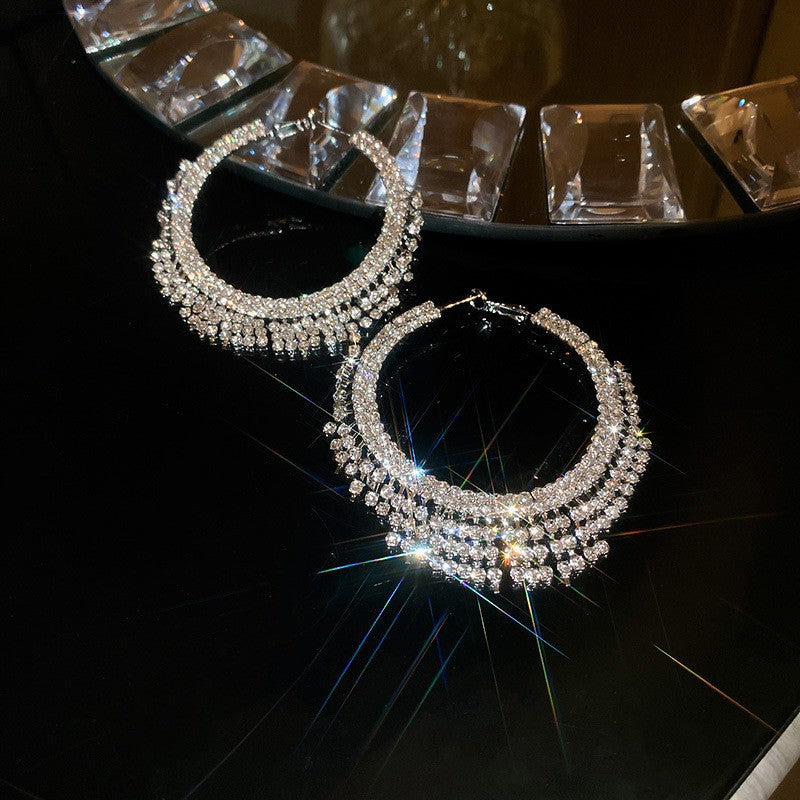Orecchini pendenti con nappe geometriche minimaliste con intarsi di strass in rame placcato e perni in argento sterling 925 da donna
