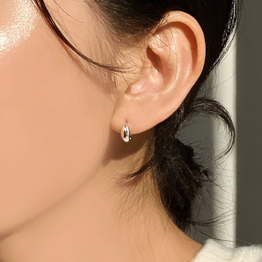Minimalist Oval-Shaped 925 Sterling Silver Ear Clips with Plated Finish for Women