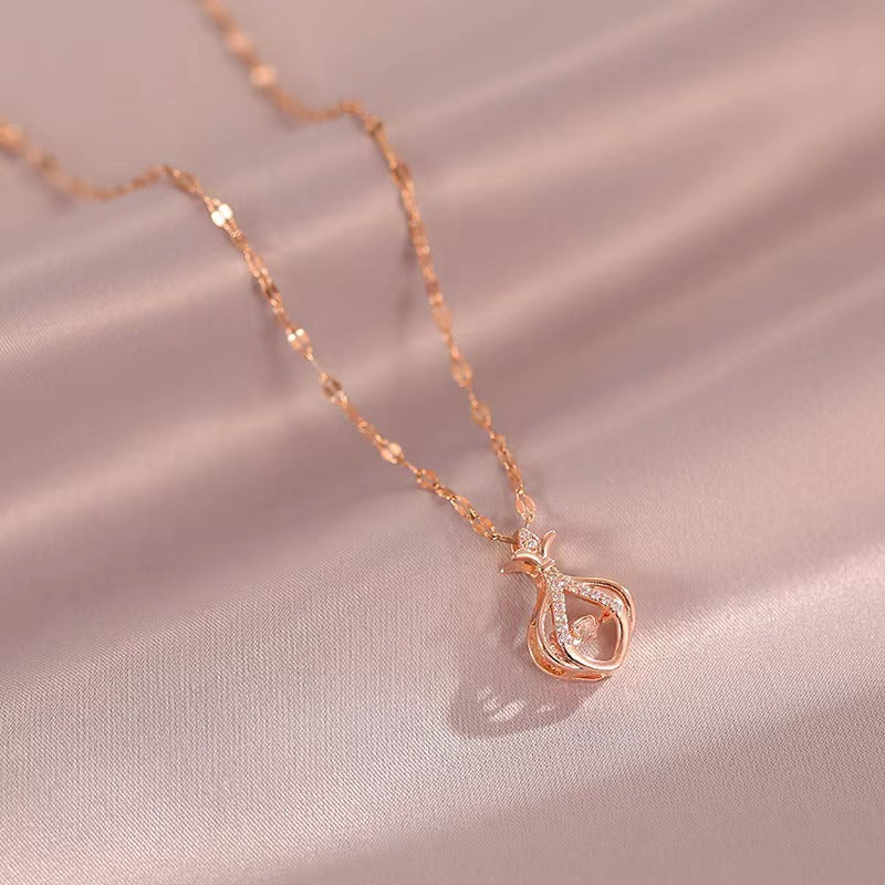 Collar con colgante floral minimalista de acero de titanio con chapado en oro en cadena tipo O para mujer y hombre