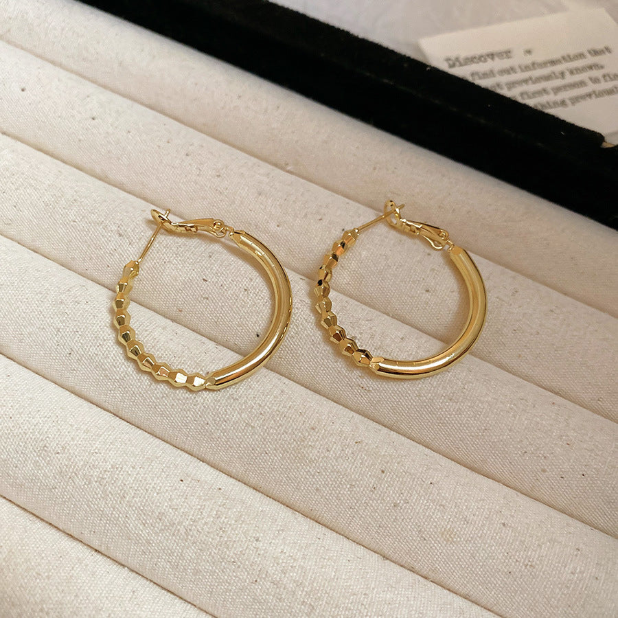 Orecchini a cerchio geometrici rotondi minimalisti da donna con base in rame placcato oro e perni in argento sterling 925, gioielli eleganti di lusso adatti all'ufficio