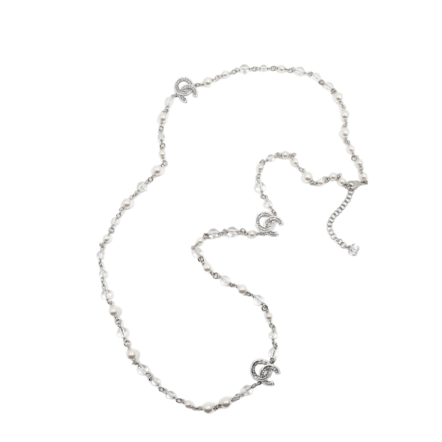 Collana da donna lussuosa ed elegante con lettera in strass e perle acriliche