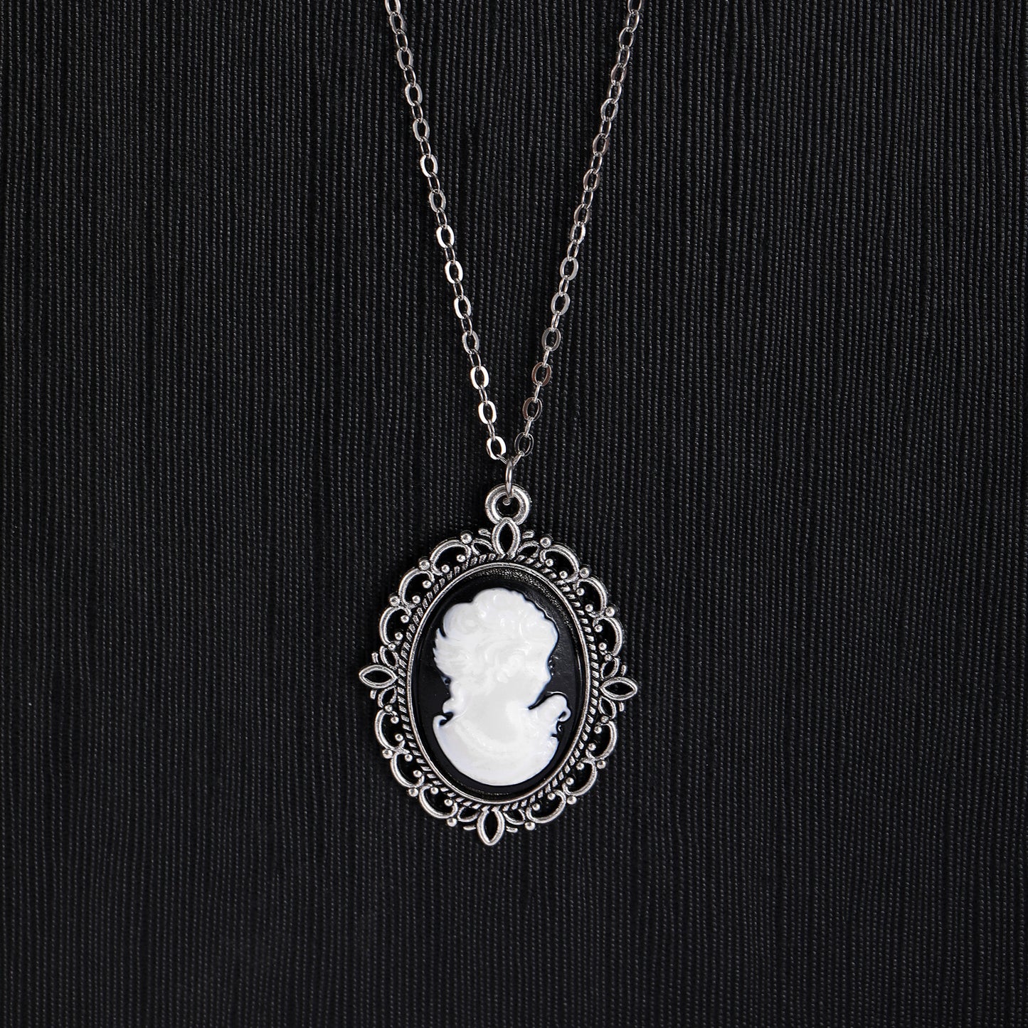 Pendientes góticos vintage de calavera con colgante en aleación con acabado galvanizado para mujer