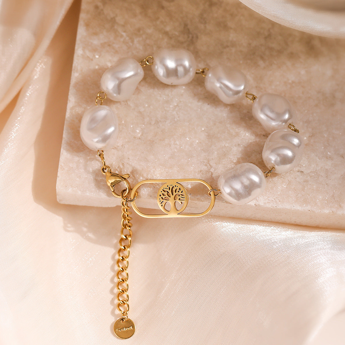 Bracciale da donna in acciaio inossidabile placcato oro con perle in stile barocco geometrico