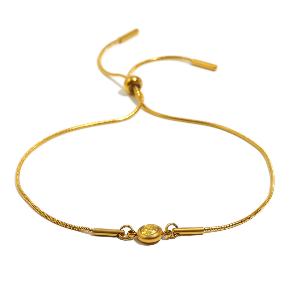 Bracciale alla moda geometrico in acciaio inossidabile con placcatura in oro 18 carati e catena a serpente regolabile con accenti di zirconi rotondi