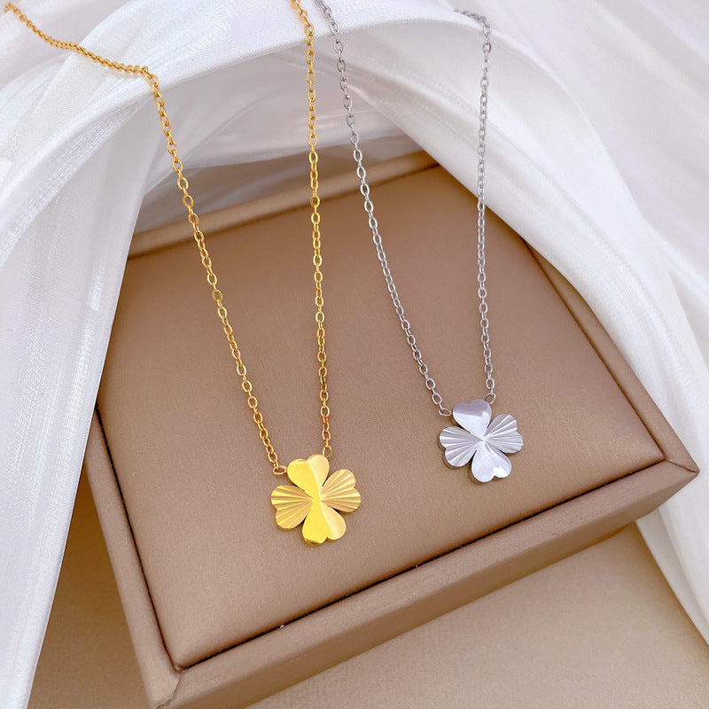 Minimalist Lucky Clover Pendant Necklace for Women and Men in Titanium Steel with Gold Plating and Geometric Design