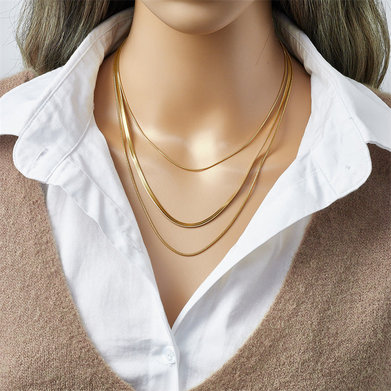 Collar Minimalista de Cadena de Serpiente Multicapa de Acero Titanio Tono Frío para Mujer