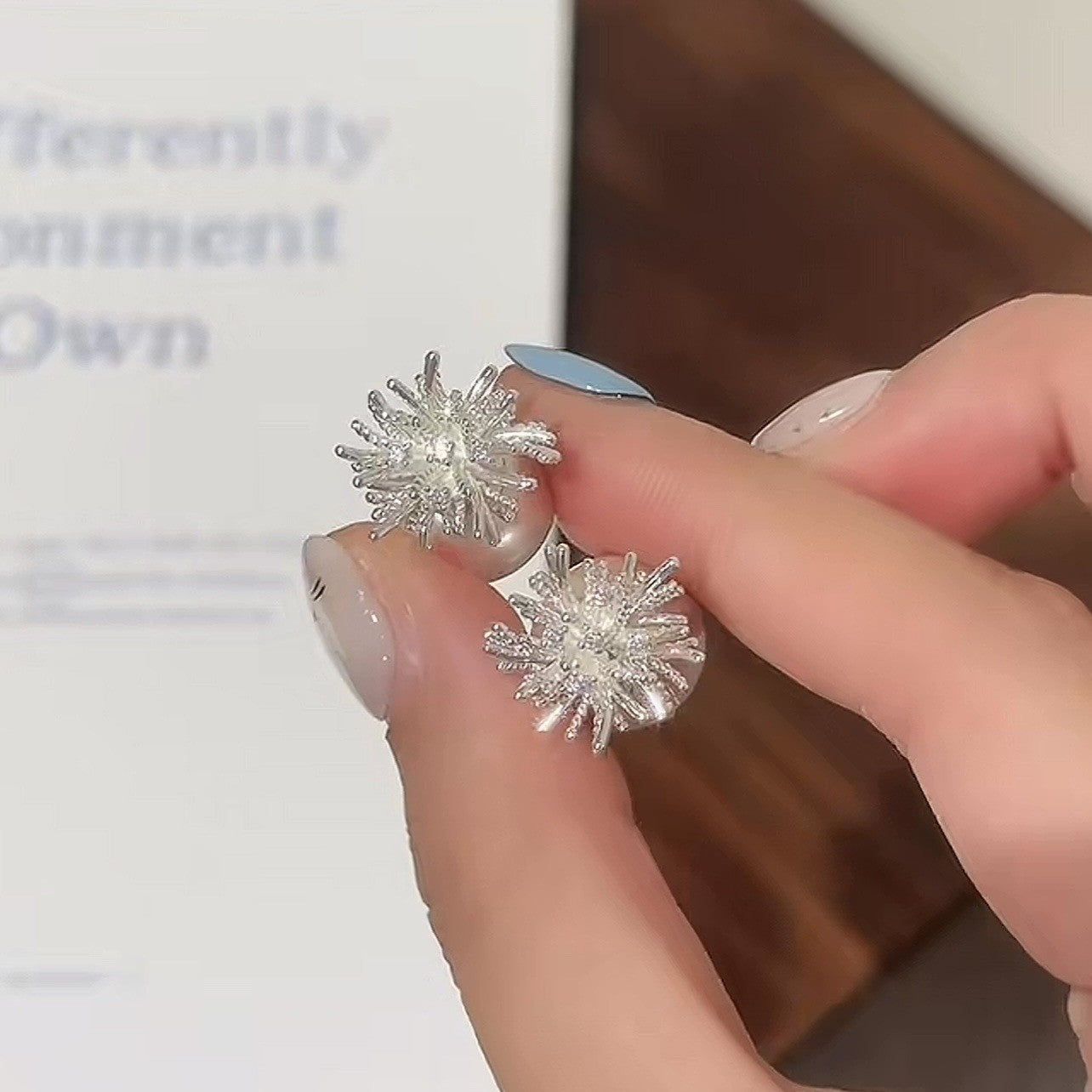 Pendientes de perlas geométricos para mujer con detalles de circonitas, postes de acero galvanizado, estilo retro lujoso y elegante para otoño e invierno