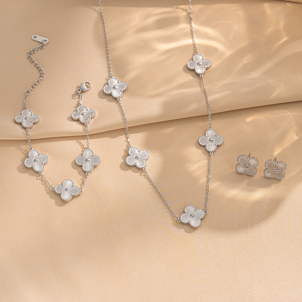 Fashionable Four-Leaf Clover Clavicle Necklace Set for Women in Titanium Steel with Laser Finish and Geometric Design