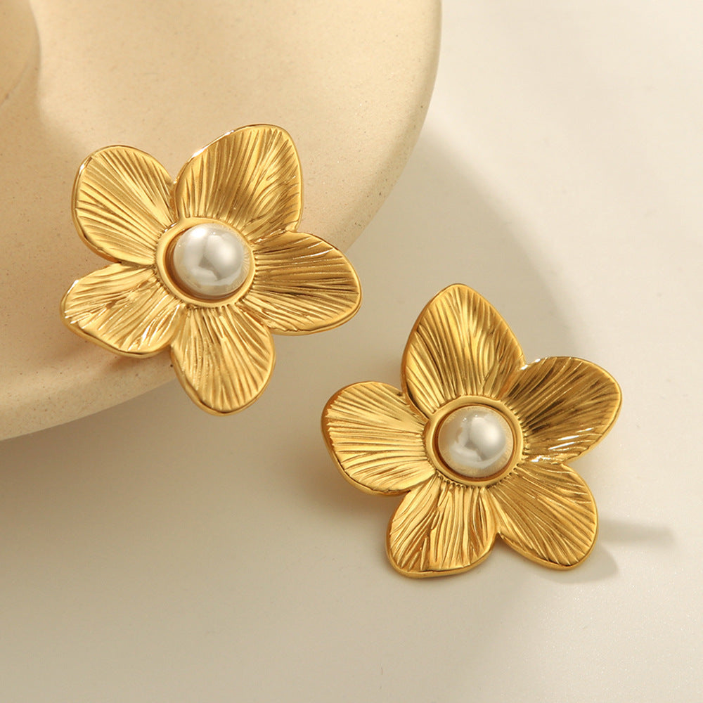 Minimalist Floral-Shaped Titanium Steel Stud Earrings with 18K Gold Plating and Pearl Accents for Women