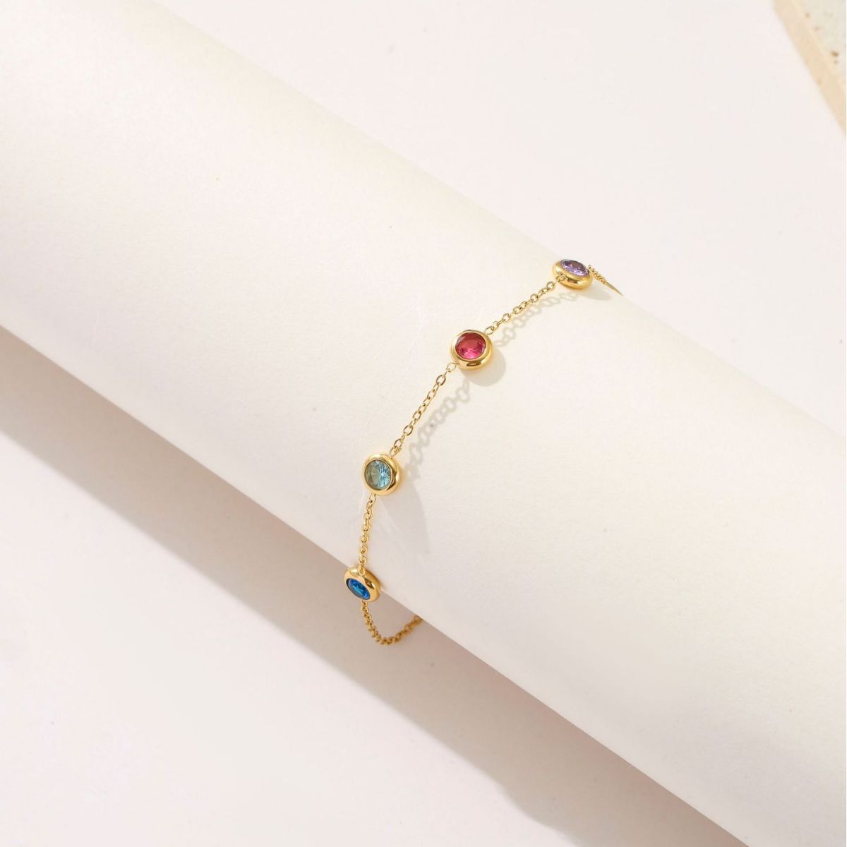 Fashionable Vintage Minimalist Geometric Rhinestone-Set 18K Gold-Plated Titanium Steel Colorful Bracelet for Women