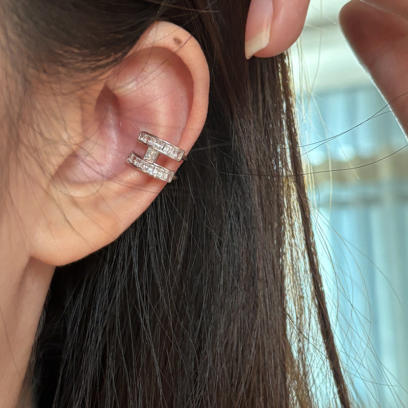 Pendientes de oreja con la letra H minimalista de lujo para mujer, aretes de cobre con circonita cúbica incrustada, clips de moda para uso diario