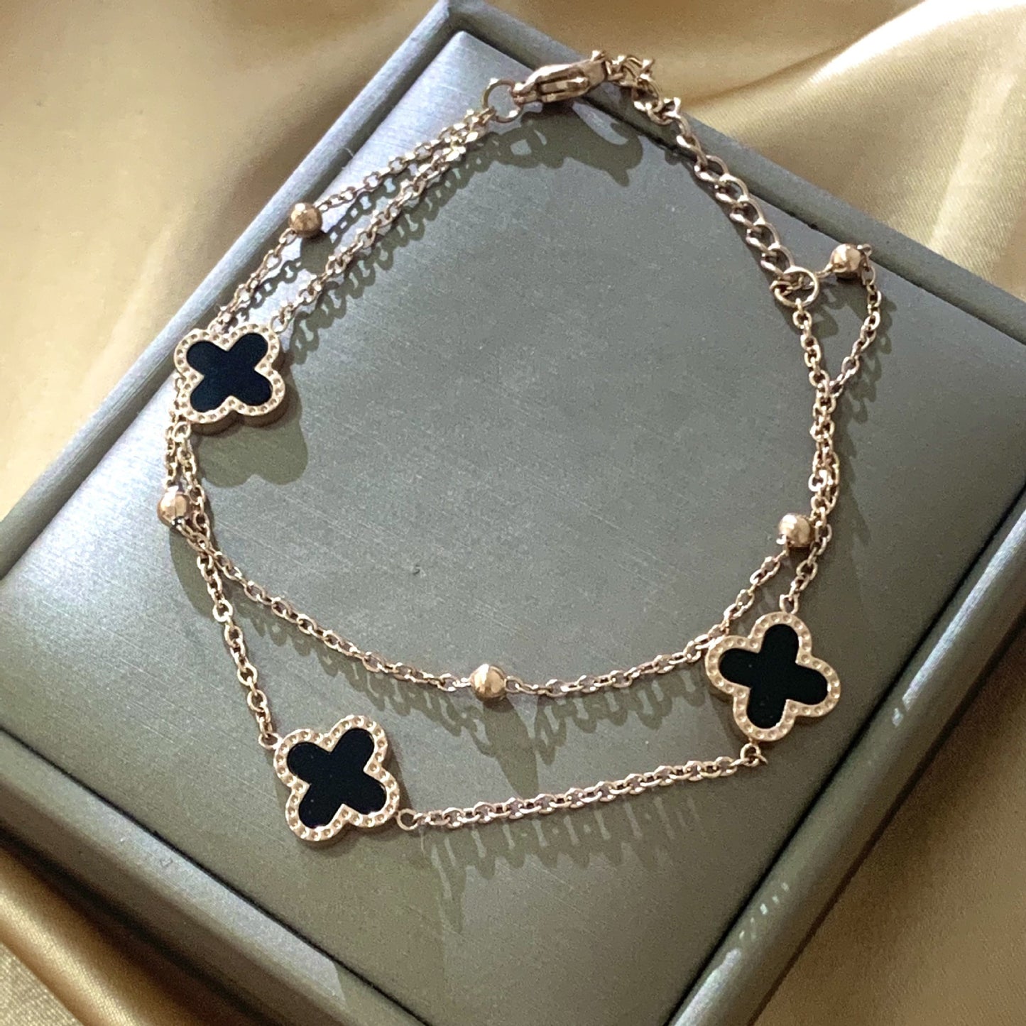 Luxury Elegant Geometric Rose Gold Plated Stainless Steel Four-Leaf Clover Bracelet with Double Layer Pearls