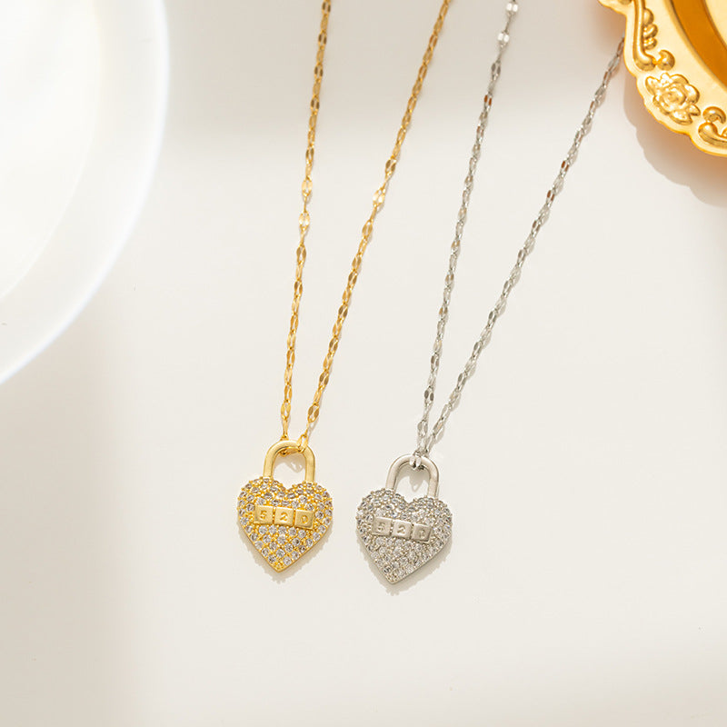 Luxury Titanium Steel Heart-Shaped Pendant Necklace for Women with Gold Inlay and Wavy Chain